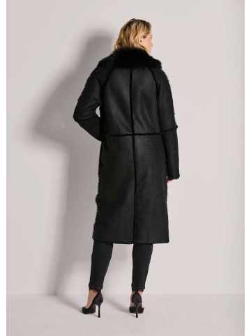 MADELEINE Eleganter Zweireiher aus hochwertigem Lammfell in schwarz