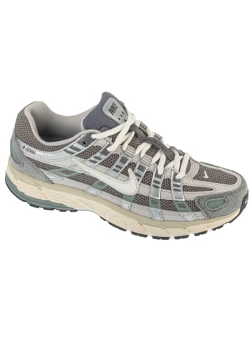 Nike Nike P-6000 in Grau