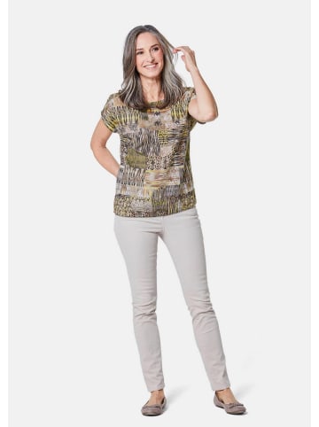 GOLDNER Kurzgröße:  Ultraleichte Printbluse mit Kurzarm in natur / gemustert