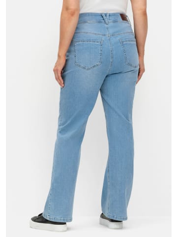 Bootcut-Jeans in light blue-denim