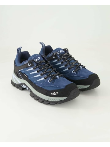 Wanderschuhe in Blau