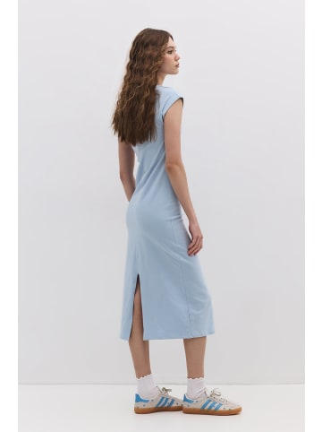 Kleid in Blau