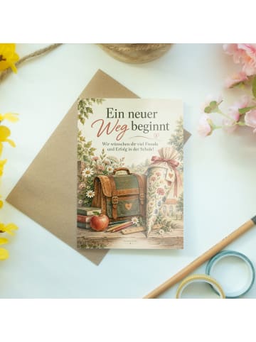 Grußkarte Schultüte nostalgisch Design mit Spruch in Weiß