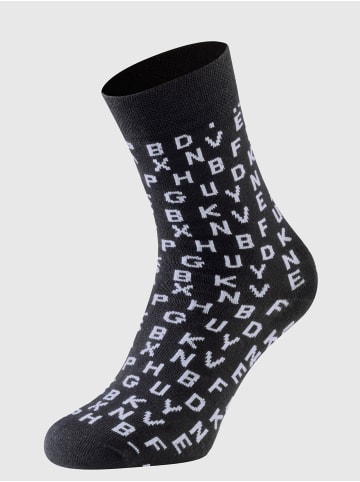 Socken in schwarz-weiß
