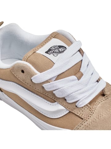 Sneakers in Beige