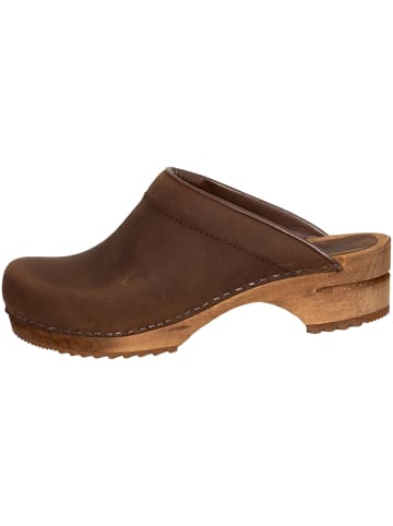 Clogs in antique braun