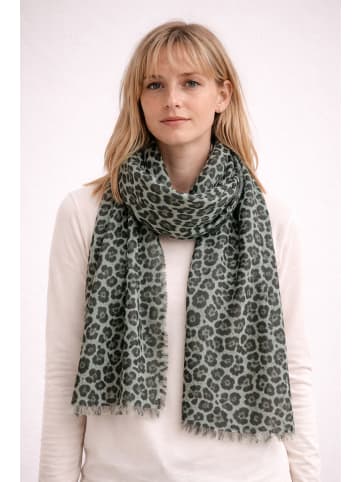 Schal " Leo Print " in grün