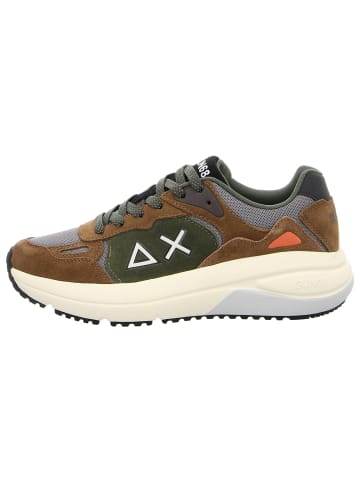Sneaker in braun