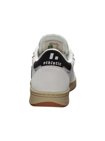 Sneaker Jesse in Chalk White | Jet Black