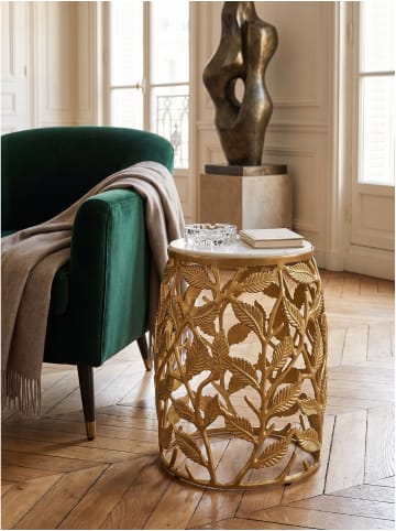Beistelltisch mit Gestell im Blattdesign, indischer Marmor in Gold-Weiß