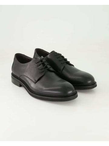 Klassische Schnürschuhe in Schwarz