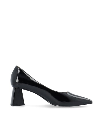 Pumps in BlackPatent1