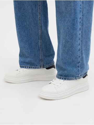 Sneaker in White