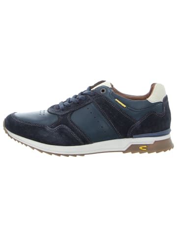 Sneaker in blau