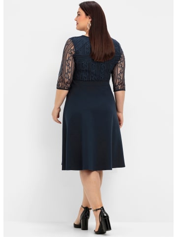 Abendkleid in nachtblau