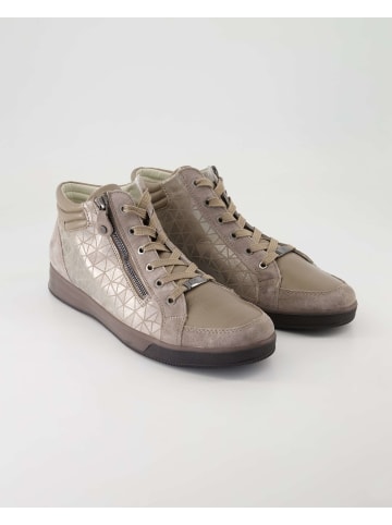Sneaker high in Braun