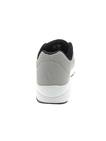 Sneaker Grau