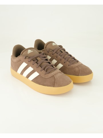 Sneaker in Braun