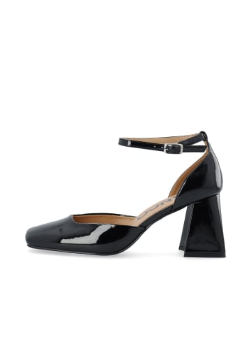 Pumps in BlackPatent