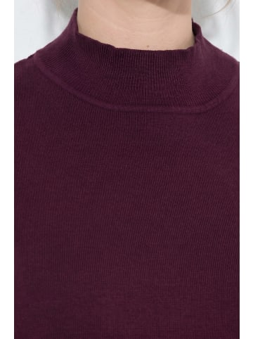 Pullover in burgunder