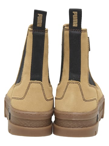 Sneakers in taffy