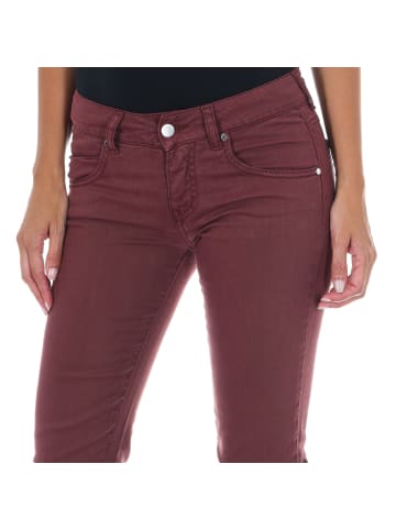 Jeans in Bordeaux