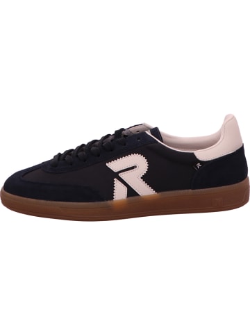 Sneaker in blau