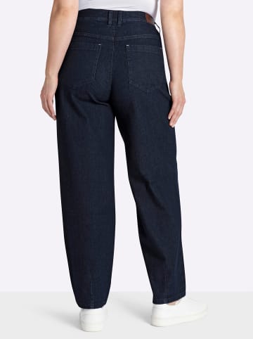 Jeans in dark blue