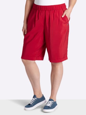 Shorts in rot