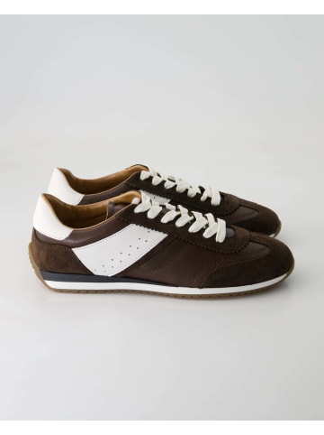 Klassische Schnürschuhe in Braun