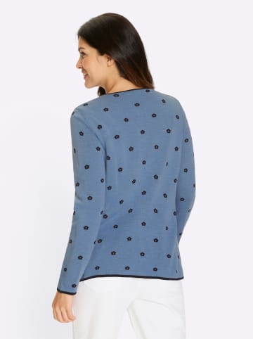 Strickjacke in himmelblau-marine