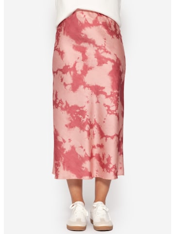 Satinrock mit Batikdruck in Rosa
