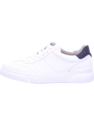 Sneaker in weiß