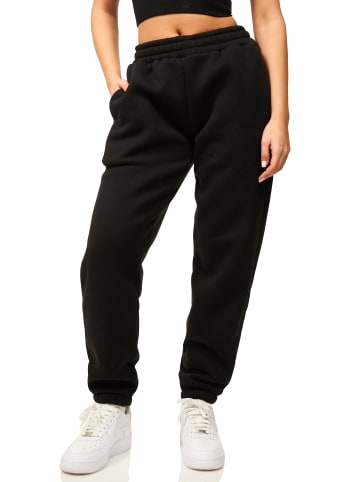Jogginghose - im Straight-Fit als Lange Trainingshose Sweatpants in Schwarz
