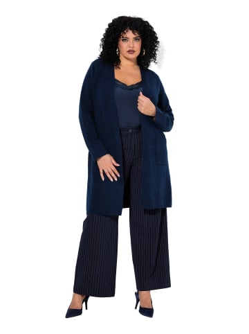 Strickjacke in marine