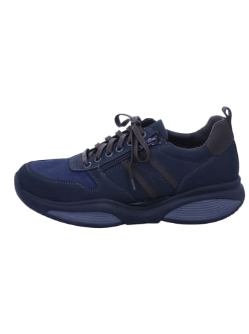 Sneaker Low in blau