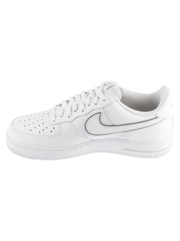 Nike Air Force 1 07 LV8 in Weiß