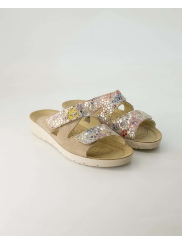 Offene Hausschuhe in Beige