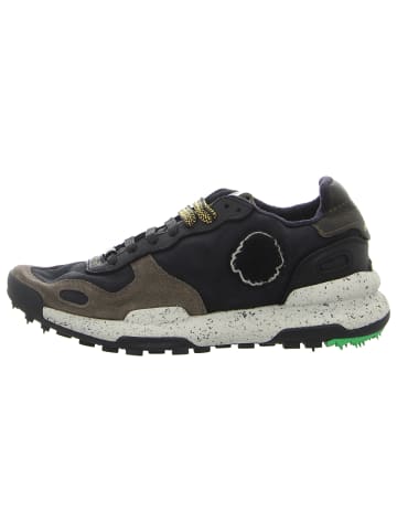 Sneaker in schwarz