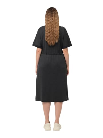 Kleid in schwarz