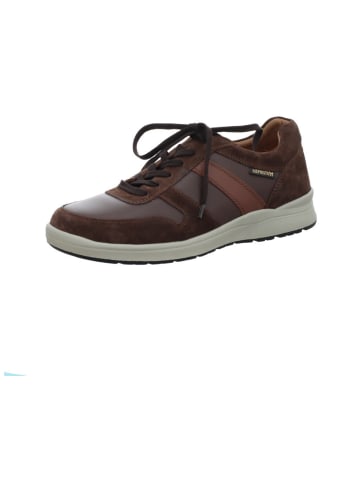 Sneaker Low in braun