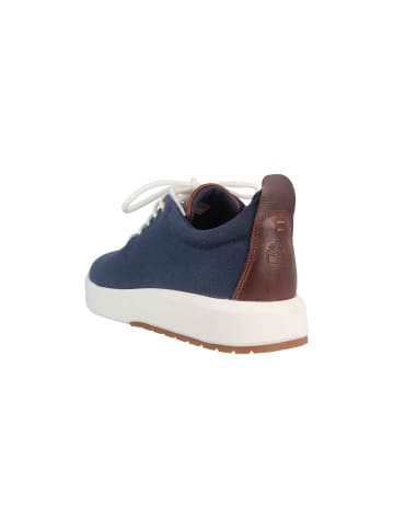 Sneaker in Blau