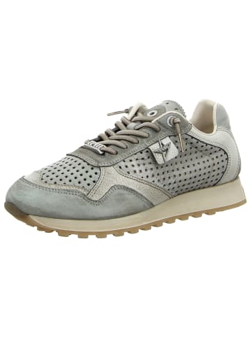 Sneaker in grün