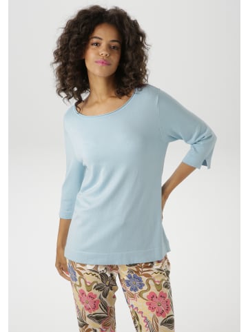 Strickpullover in hellblau