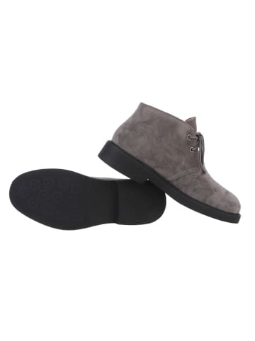 Boot in Grau
