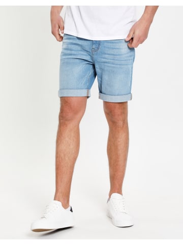Shorts in Light Wash