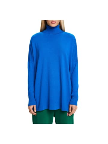 Pullover in bright blue