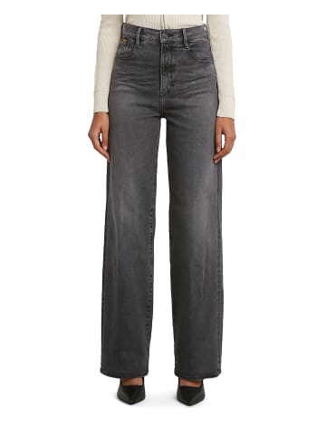 Deck 2.0 High Loose Jeans worn in black sacramento