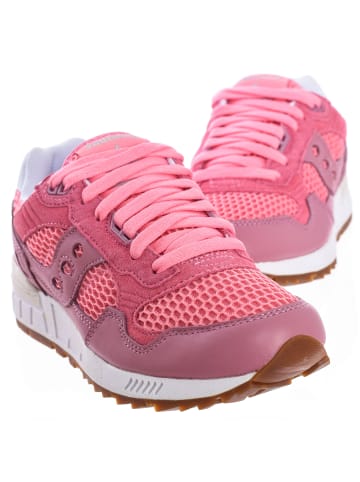 Sneakers in Pink