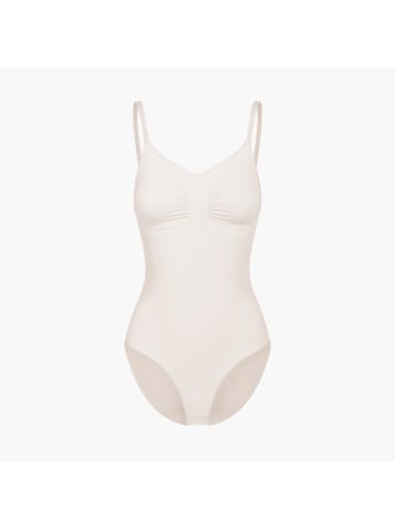 Figurformender Body mit Slip in Sand